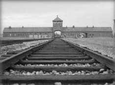 IVREA - Il Giorno della memoria attraverso tante generazioni