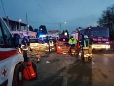RIVAROLO CANAVESE - Grave incidente stradale davanti alla Bausano: due persone ferite - FOTO