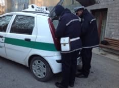 OGLIANICO - 171 anni in due, si schiantano con l'auto all'incrocio