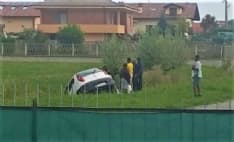 BUSANO-FAVRIA - Auto finisce nel fosso: protestano i residenti