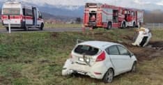 BAIRO-CASTELLAMONTE - Schianto sulla Pedemontana, due auto fuori strada: ferita una donna di Rivarolo Canavese - FOTO e VIDEO