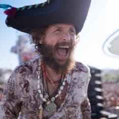 CHIVASSO - Coronavirus, Jovanotti ringrazia il reparto covid dell'ospedale: «Grazie per tutto quello che state facendo»