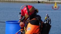 IVREA - Sommozzatori dei vigili del fuoco al lago Sirio - VIDEO IN ACQUA