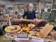 QUAGLIUZZO - Antichi mestieri: la storia di Renzo Zucca, l'artigiano artista che lavora ancora il legno a mano - FOTO e VIDEO