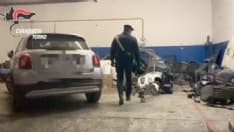 LEINI - Auto rubate e rivendute a pezzi: tre persone denunciate. Sequestri per 100 mila euro - VIDEO