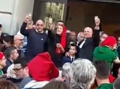 IVREA - Un corteo spontaneo ha salutato Mugnaia e Generale