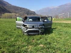 AUTOSTRADA A5 - Incidente stradale, auto finisce nei campi - FOTO