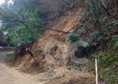 VALPERGA - Frana sulla strada, frazione isolata - FOTO