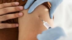 NO VAX? - Va a fare il vaccino con il braccio di silicone: denunciato a Biella