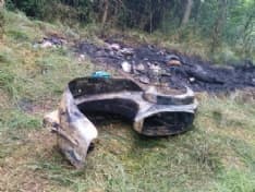 RIVAROLO - A fuoco pneumatici e una Vespa rubata - FOTO