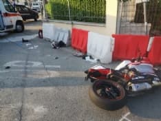 CASTELLAMONTE - Scontro auto moto, due feriti - FOTO