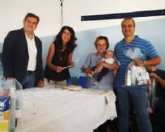 BORGARO - Ai nuovi nati il «pacco di benvenuto» offerto dal Comune
