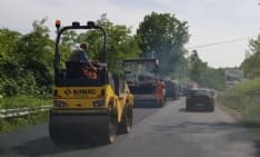 CANAVESE - Arriva il Giro d'Italia, lavori per l'asfalto in corso - FOTO