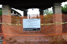 SAN GIUSTO CANAVESE - Libera davanti alla villa confiscata ad Assisi: «Chiediamo che i lavori vengano fatti quanto prima»