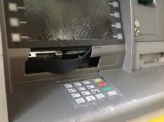 CUORGNE' - Assalto alle poste: il bancomat resiste, ladri a mani vuote - FOTO