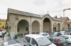 CUORGNE' - Il Comune sfratta i piccioni molesti da piazza Pinelli