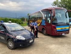 CASTELLAMONTE - Botte all'autista del pullman: denunciati gli aggressori. Sono sei ragazzini di Cuorgnè e Tavagnasco: quattro addirittura minorenni
