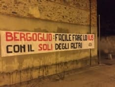 CANAVESE - Striscioni di CasaPound contro Papa Bergoglio