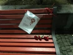 FAVRIA - Violenza contro le donne: danni alla panchina rossa - FOTO