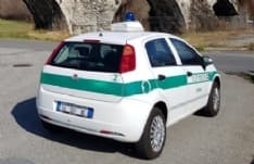 CUORGNE' - Accensione fuochi non autorizzati per bruciare sfalci e ramaglie: prima multa della polizia municipale