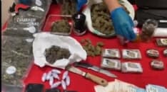 OZEGNA - Spaccio di droga, due fratelli arrestati dai carabinieri: in casa con due chili di marijuana e hashish - VIDEO