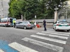 RIVAROLO CANAVESE - Investito da un'auto mentre attraversa la strada di fronte alla stazione: pedone grave - FOTO