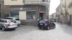 CASTELLAMONTE - Arrestato il rapinatore della banca: il sindaco ringrazia i carabinieri