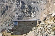 CERESOLE REALE - Scariche di sassi e sentiero franato: allarme degli escursionisti per arrivare al Bivacco Leonesi