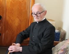 RIVAROLO - Addio al mitico don Mattia, parroco di Vesignano