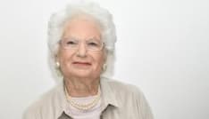 IVREA - Unanimità in Consiglio comunale: la Segre cittadina onoraria