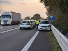 TRAGEDIA SULLA 460 - Auto contro guard-rail, 59enne di San Ponso morto nello schianto - FOTO
