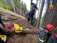 STRAGE DELLA FUNIVIA - Tre arresti nella notte: l'accusa è di omicidio colposo aggravato - FOTO e VIDEO