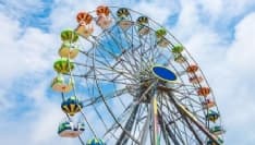 IVREA - Arriva la ruota panoramica in piazza del Rondolino: un'attrazione turistica per l'autunno