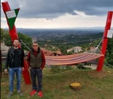 CANAVESE - La maxi «amaca sul mondo» è la nuova attrazione turistica made in Cuorgnè