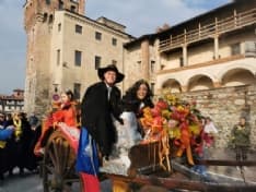 OZEGNA - La sfilata dei carri ha colorato il carnevale 2020 - FOTO