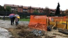 PAVONE - Nuovo «antennone» della Tim: protestano i residenti