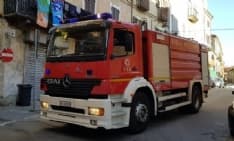 CHIVASSO - A fuoco l'isola ecologica: caccia al piromane di turno