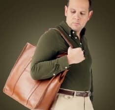 FASHION - L'ultimo tabù: la borsa da uomo
