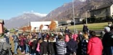 SETTIMO VITTONE - Gli studenti protagonisti del progetto «Un albero per il futuro» - FOTO
