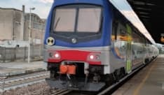 CHIVASSO-BRANDIZZO - Treno investe e uccide una persona sui binari: traffico in tilt sulle linee per Milano, Ivrea, Aosta