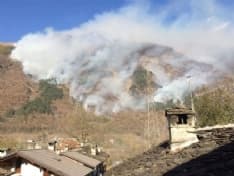 ALLARME INCENDI - A Locana e Traversella si alza il vento: allerta massima per le prossime ore