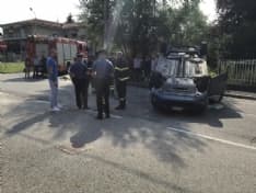 CASTELLAMONTE - Auto pirata provoca incidente: il conducente scappa - FOTO E VIDEO