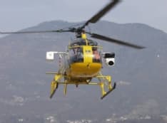 IVREA - Elicotteri in volo per verificare le linee elettriche del Canavese