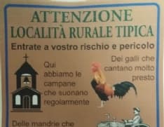 BUROLO - I trattori disturbano, il sindaco mette i cartelli: «Località rurale, entrate a vostro rischio e pericolo»
