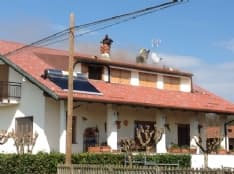 SAN GIUSTO - Fiamme nella villetta, intervengono i pompieri - VIDEO