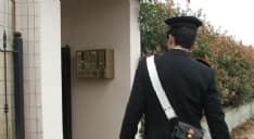 IVREA - Sorprende i ladri in casa e spara: un malvivente resta tetraplegico e patteggia la condanna