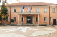 LEINI - Scuole, il Comune sosterrà i maggiori costi per i pasti