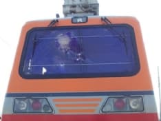 RIVAROLO - Idioti in azione: devastati due treni Gtt - FOTO