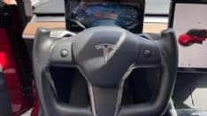 MOTORI – Elon Musk manda in pensione il volante rotondo