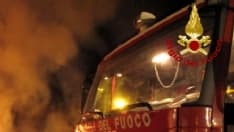AUTOSTRADA A4 - Camion a fuoco tra Volpiano e Settimo: pompieri al lavoro tutta la notte per domare le fiamme